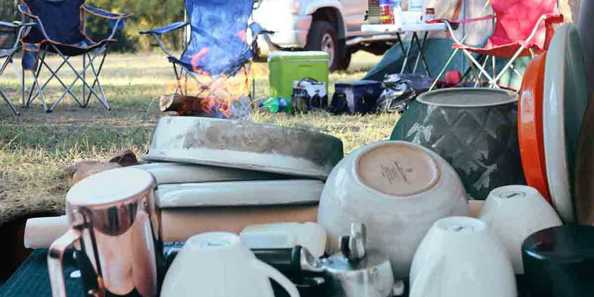 How-to-Wash-Dishes-While-Camping