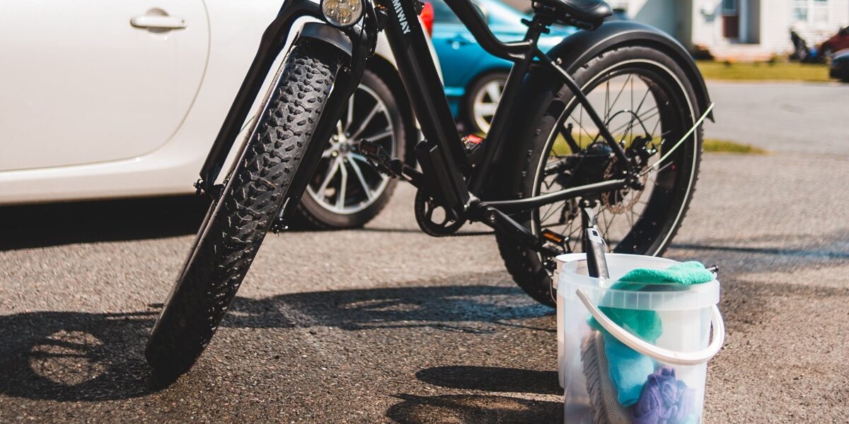 How to Clean a Bike Chain With Household Products