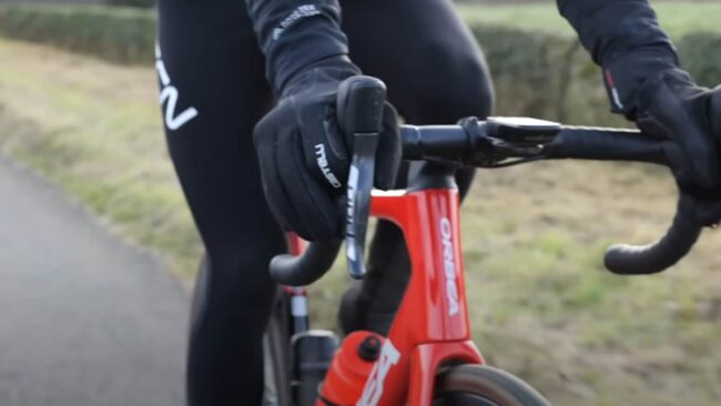 What to Wear When Cycling in Cold Weather What to Wear When Cycling in Cold Weather